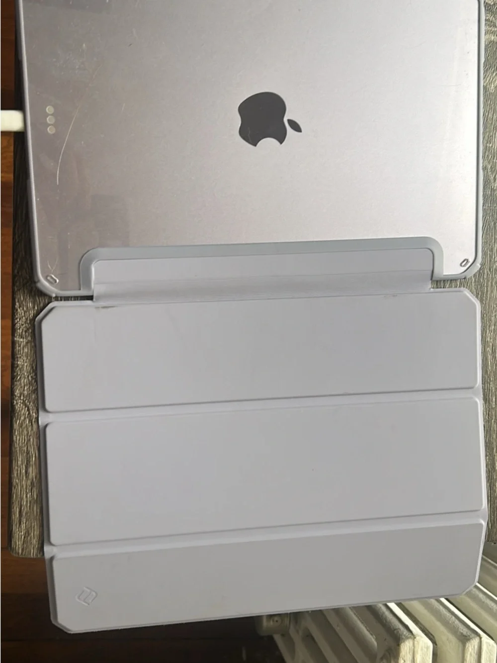 Apple iPad Air 11-inch with White Amazon Pencil - purple